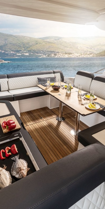 Bavaria SR41, modern family cruiser