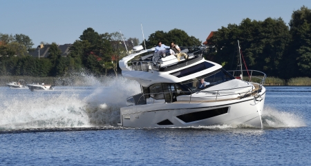parker monaco 110 fly, new boat for sale - malahide boats  image 3