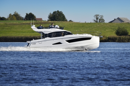 parker monaco 110 fly, new boat for sale - malahide boats  image 7