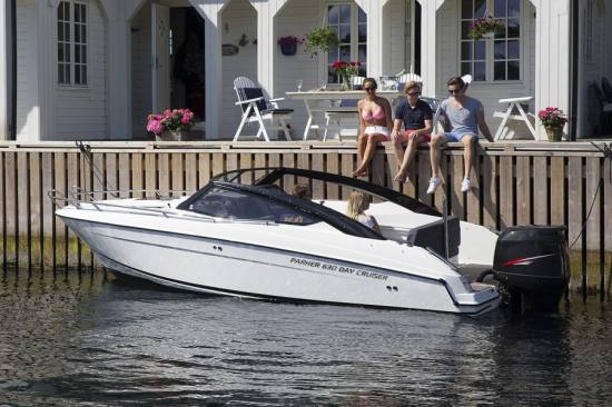 Parker 630 Day Cruiser