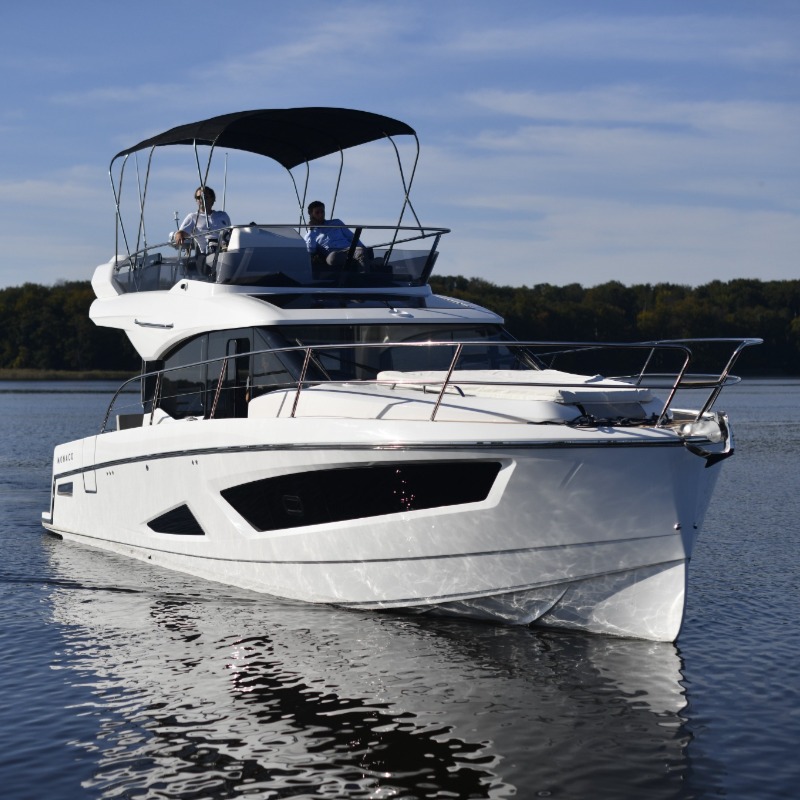Parker Monaco 110 Fly, cruising