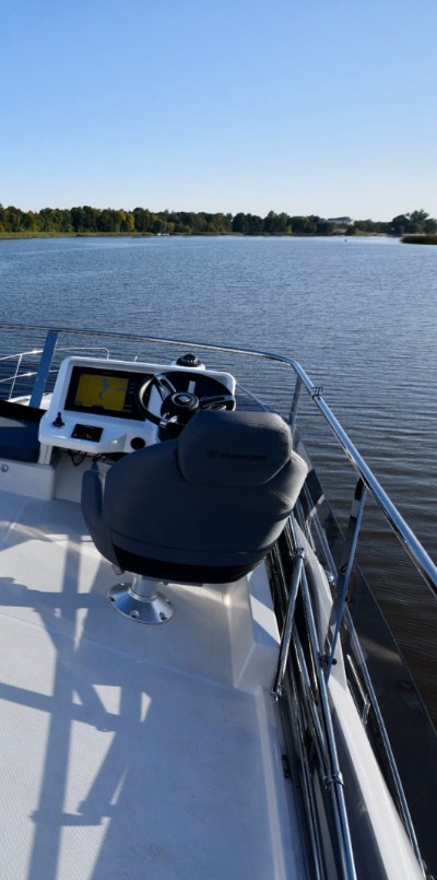 Parker Monaco 110, flybridge