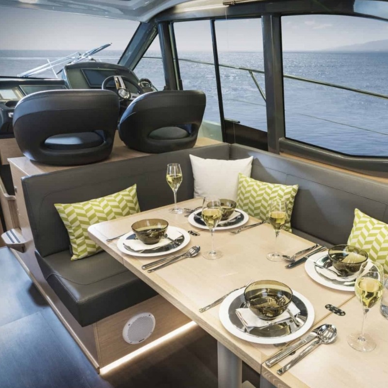 R40 Coupe, Bimini top