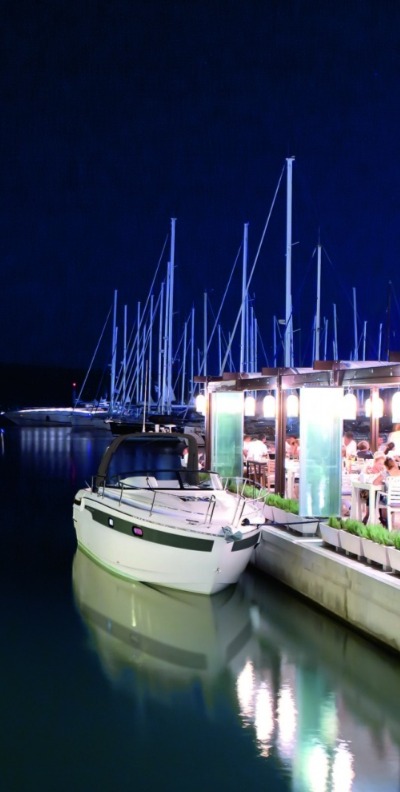Bavaria S29 Open, bathing platform