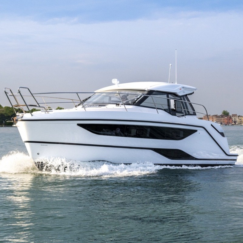 Bavaria SR35, motor yachts