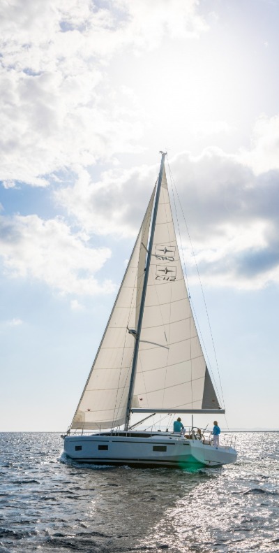 Bavaria C42, yachts