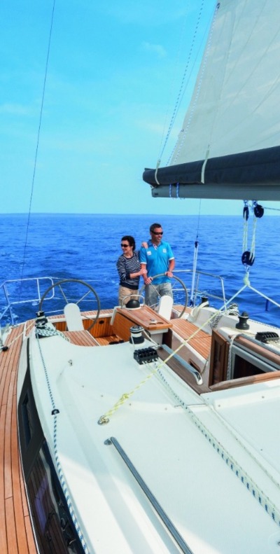 Bavaria Cruiser 34, two steering wheels