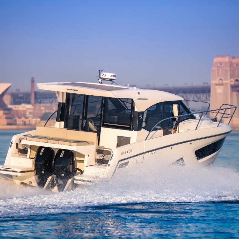 Parker Monaco 110, cabins